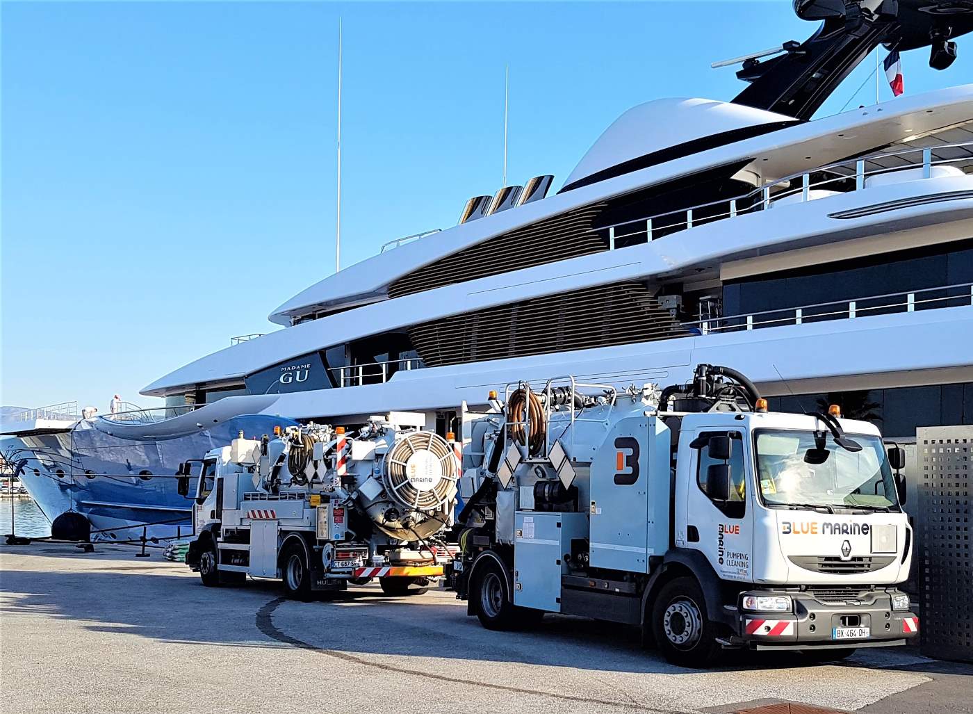 2 camions eaux usée